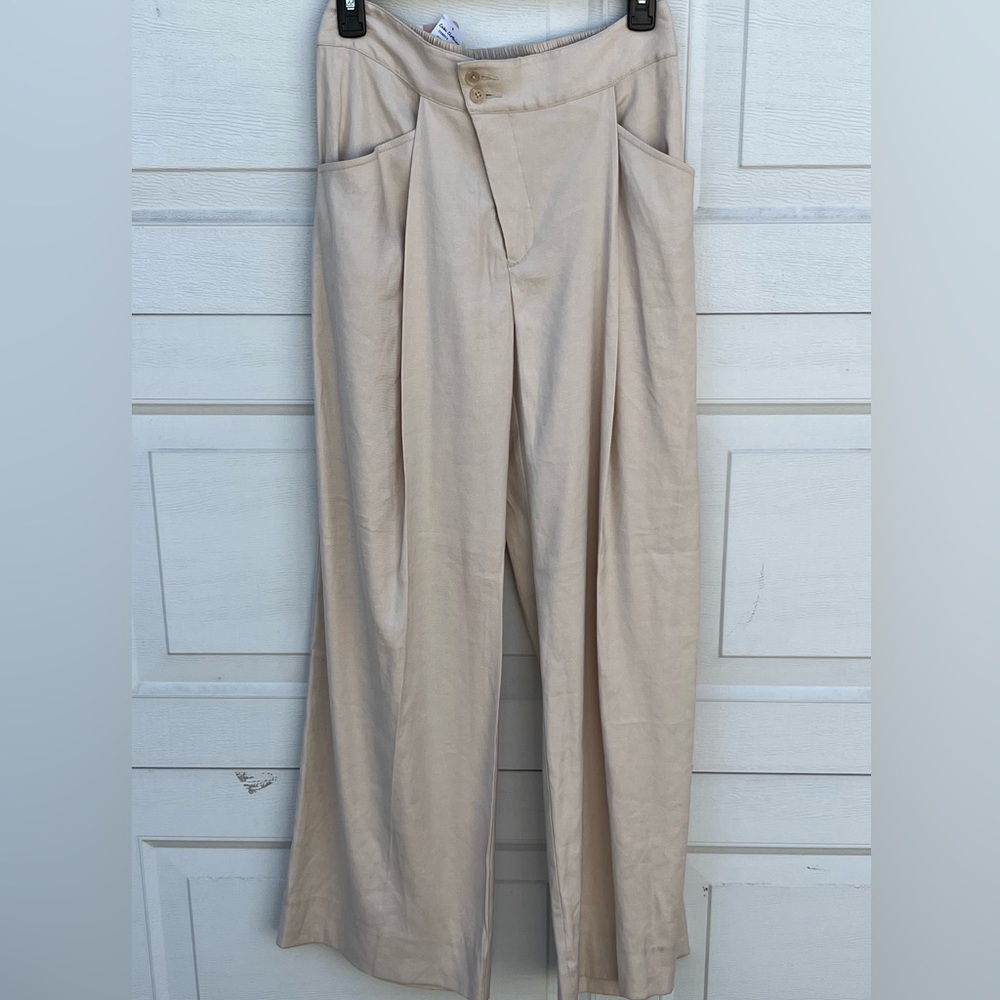 Women's Cabi Traipse Trouser nude dress pants size 0